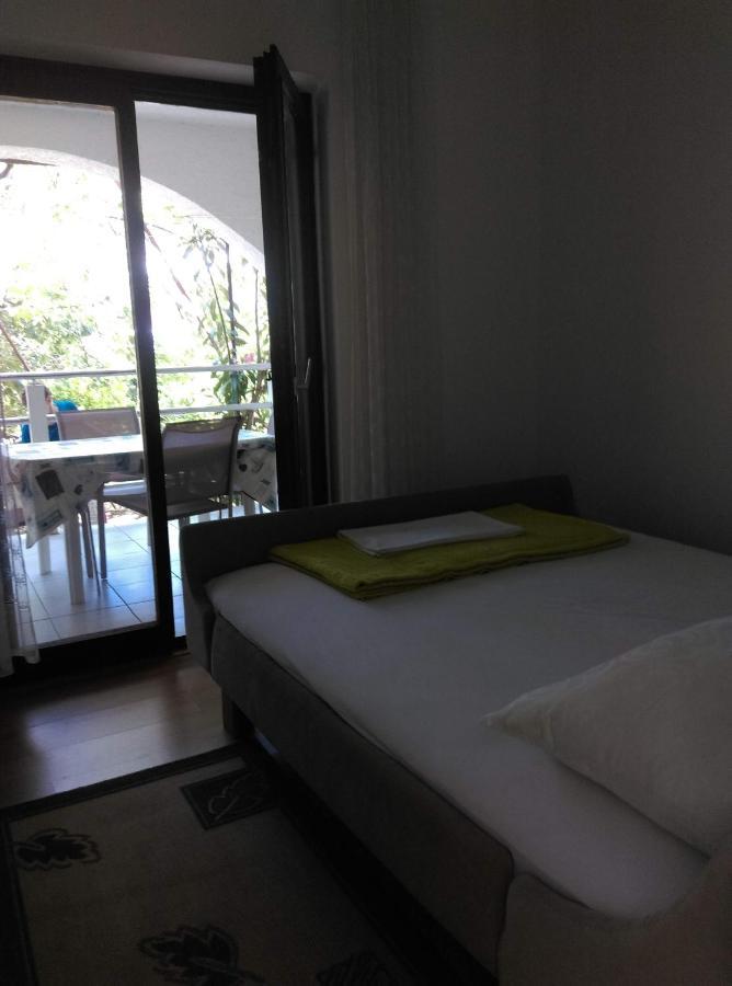 Apartmani Vrzic Baška Exterior foto